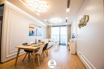 Appartement de trois chambres — Royal Serviced apartment Vinhomes Metropolis
